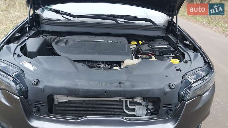 Позашляховик / Кросовер Jeep Cherokee 2020 в Києві фото 14 Позашляховик / Кросовер Jeep Cherokee 2020 в Києві