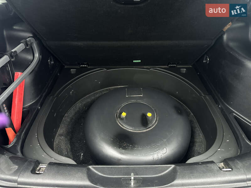 Позашляховик / Кросовер Jeep Cherokee 2015 в Острозі