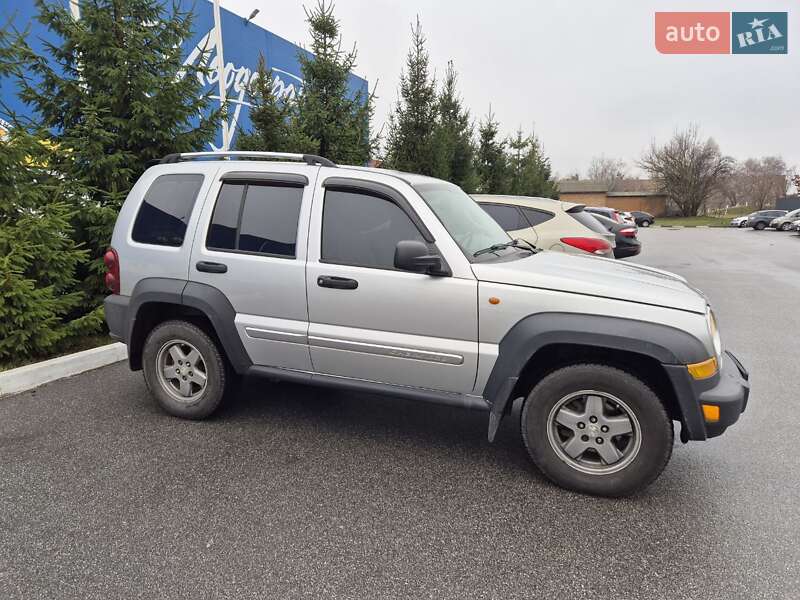 Позашляховик / Кросовер Jeep Cherokee 2006 в Богуславі фото 7 Позашляховик / Кросовер Jeep Cherokee 2006 в Богуславі