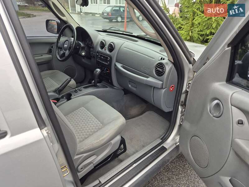 Позашляховик / Кросовер Jeep Cherokee 2006 в Богуславі фото 18 Позашляховик / Кросовер Jeep Cherokee 2006 в Богуславі