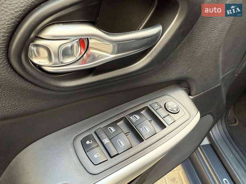 Внедорожник / Кроссовер Jeep Cherokee 2022 в Киеве фото 15 Внедорожник / Кроссовер Jeep Cherokee 2022 в Киеве