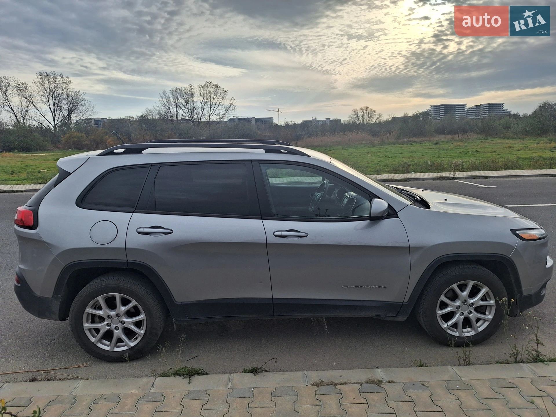 2016 Jeep Cherokee - мініатюра 4