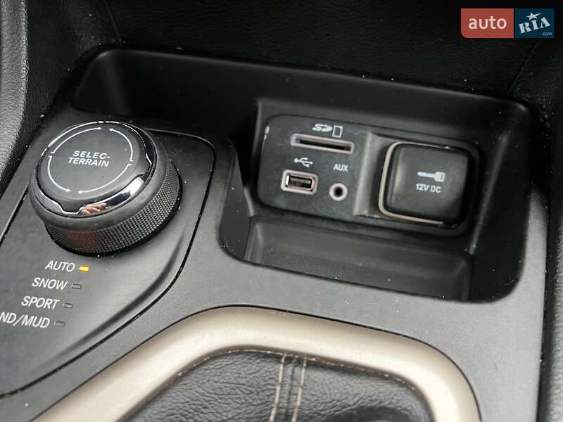 Позашляховик / Кросовер Jeep Cherokee 2014 в Києві фото 19 Позашляховик / Кросовер Jeep Cherokee 2014 в Києві