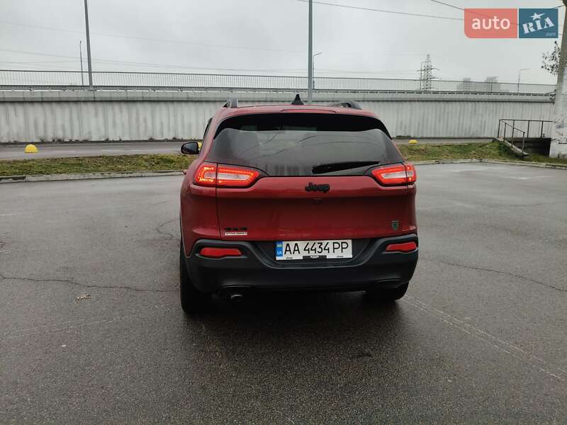 Внедорожник / Кроссовер Jeep Cherokee 2016 в Ирпене