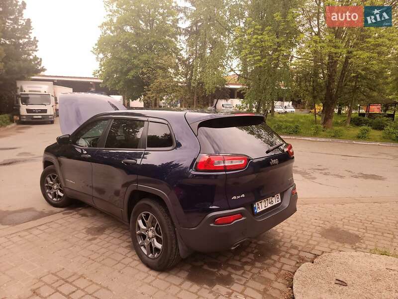 Позашляховик / Кросовер Jeep Cherokee 2016 в Івано-Франківську