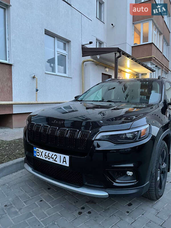 Внедорожник / Кроссовер Jeep Cherokee 2018 в Хмельницком