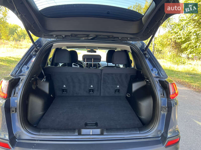 Внедорожник / Кроссовер Jeep Cherokee 2019 в Чернигове