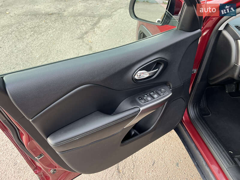 Позашляховик / Кросовер Jeep Cherokee 2019 в Чернігові фото 21 Позашляховик / Кросовер Jeep Cherokee 2019 в Чернігові