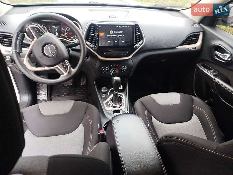 Внедорожник / Кроссовер Jeep Cherokee 2014 в Харькове