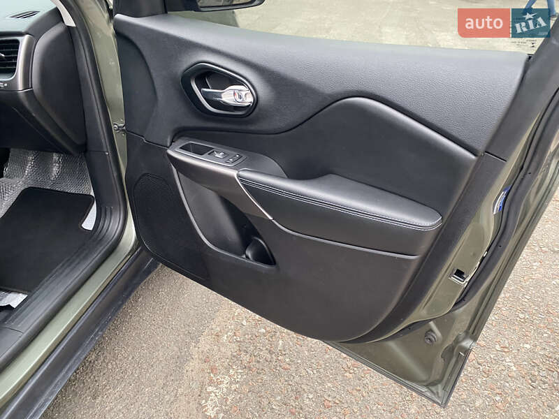 Позашляховик / Кросовер Jeep Cherokee 2020 в Києві фото 7 Позашляховик / Кросовер Jeep Cherokee 2020 в Києві