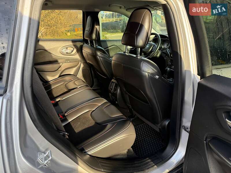 Внедорожник / Кроссовер Jeep Cherokee 2019 в Харькове фото 25 Внедорожник / Кроссовер Jeep Cherokee 2019 в Харькове