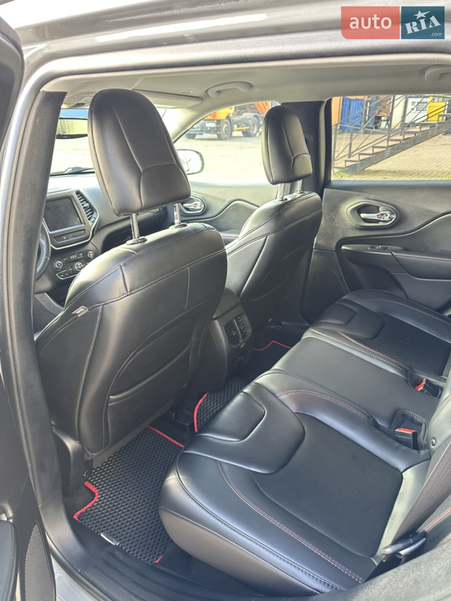 2019 Jeep Cherokee - мініатюра 15
