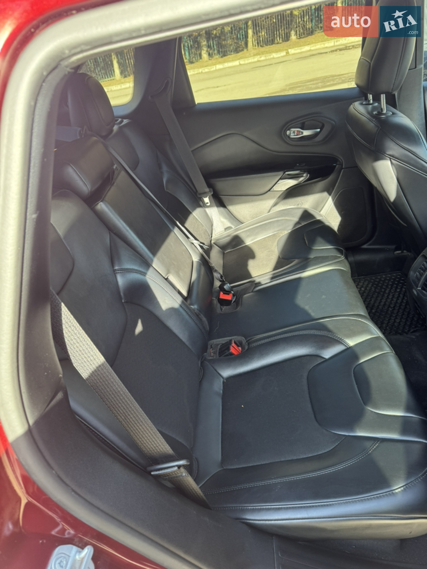 2019 Jeep Cherokee - мініатюра 22