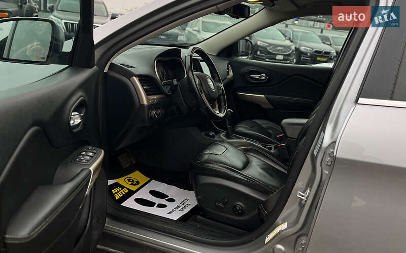 Внедорожник / Кроссовер Jeep Cherokee 2017 в Мукачево