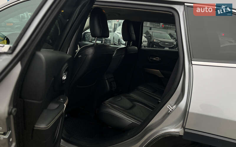 Внедорожник / Кроссовер Jeep Cherokee 2017 в Мукачево