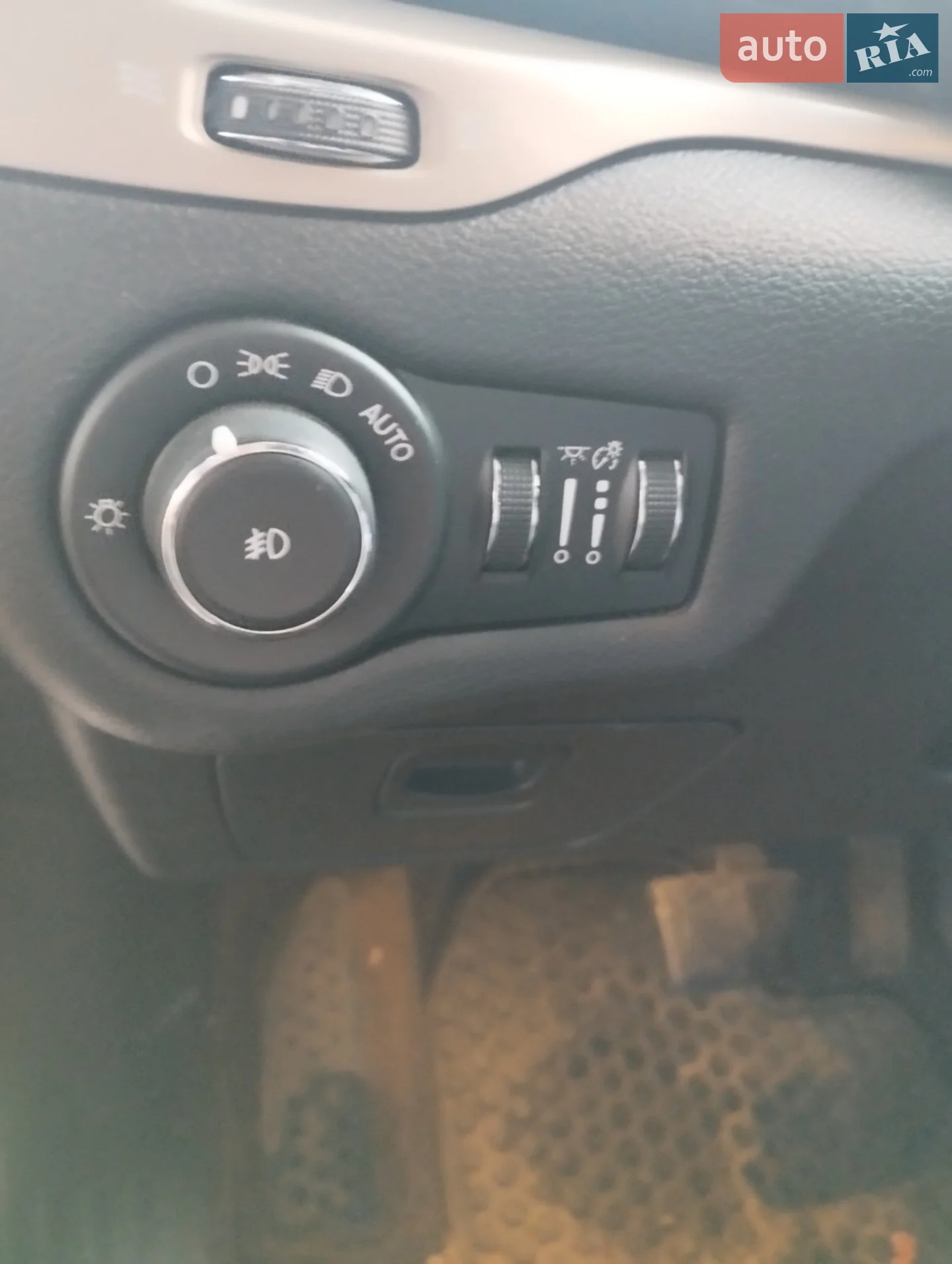 2016 Jeep Cherokee - мініатюра 19