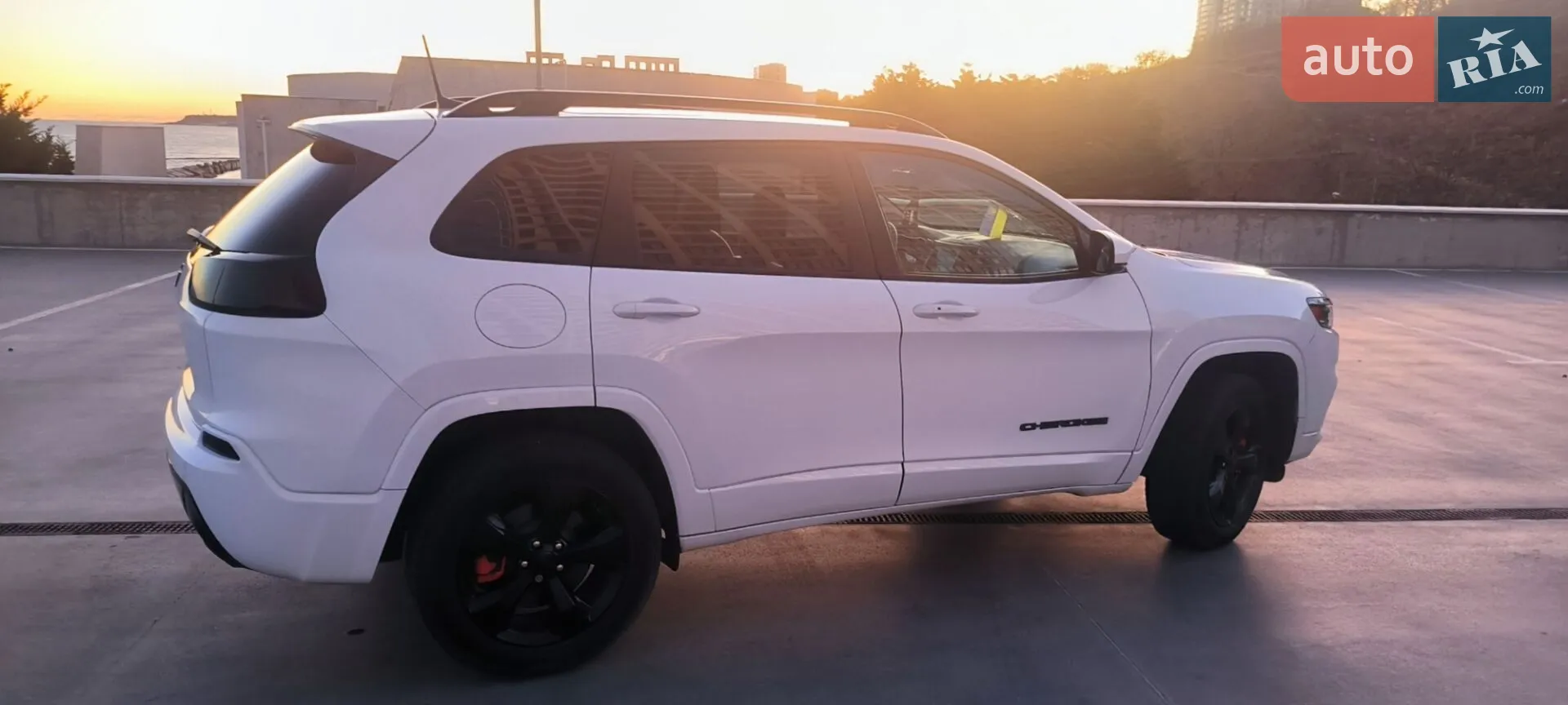2018 Jeep Cherokee - мініатюра 12