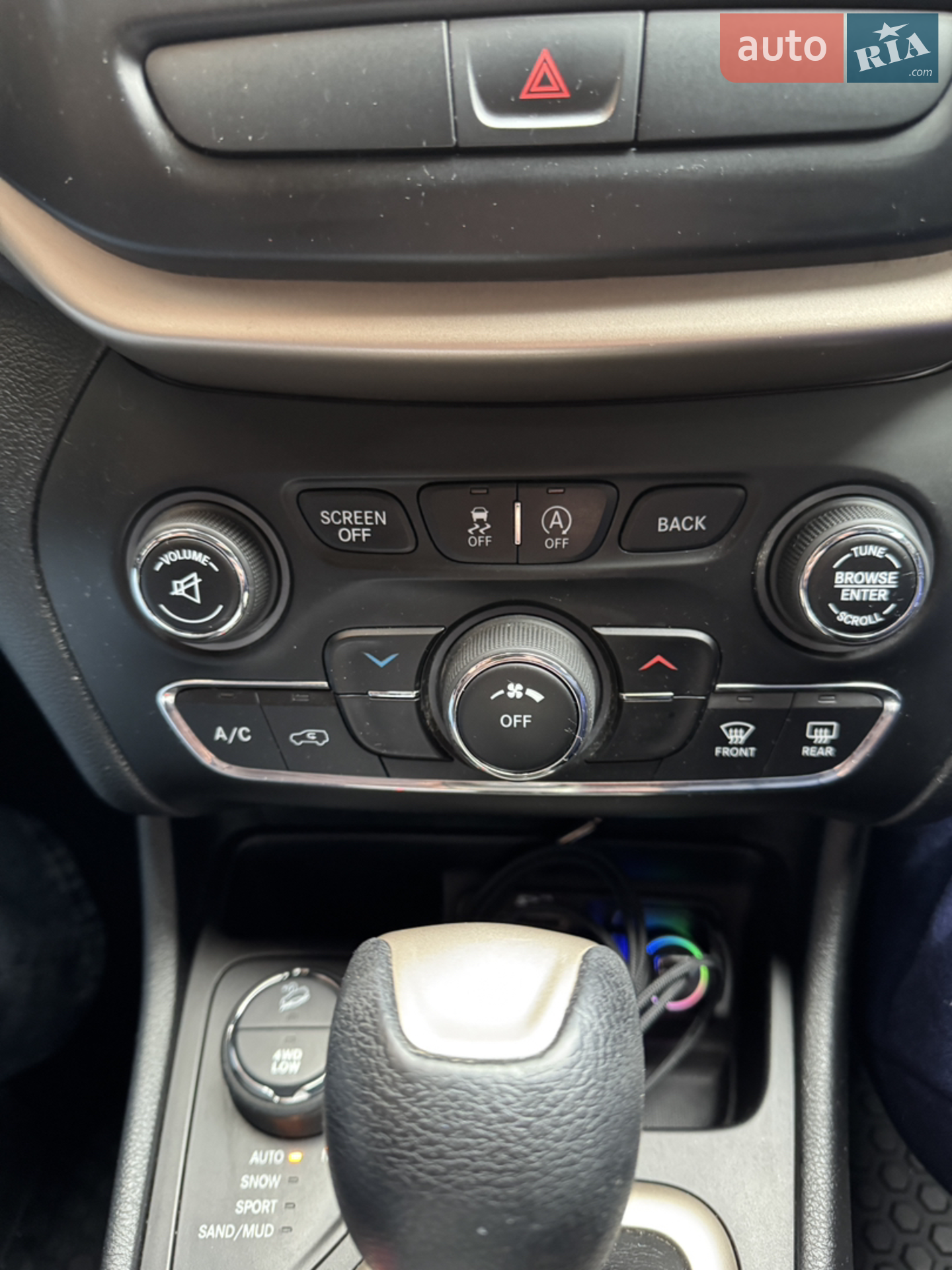 2016 Jeep Cherokee - мініатюра 26