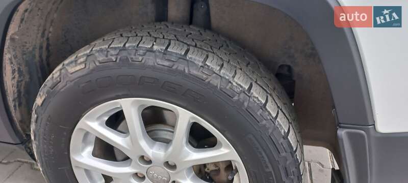 Внедорожник / Кроссовер Jeep Cherokee 2015 в Хмельницком фото 12 Внедорожник / Кроссовер Jeep Cherokee 2015 в Хмельницком