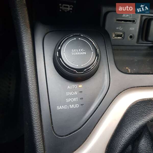 Внедорожник / Кроссовер Jeep Cherokee 2016 в Ровно