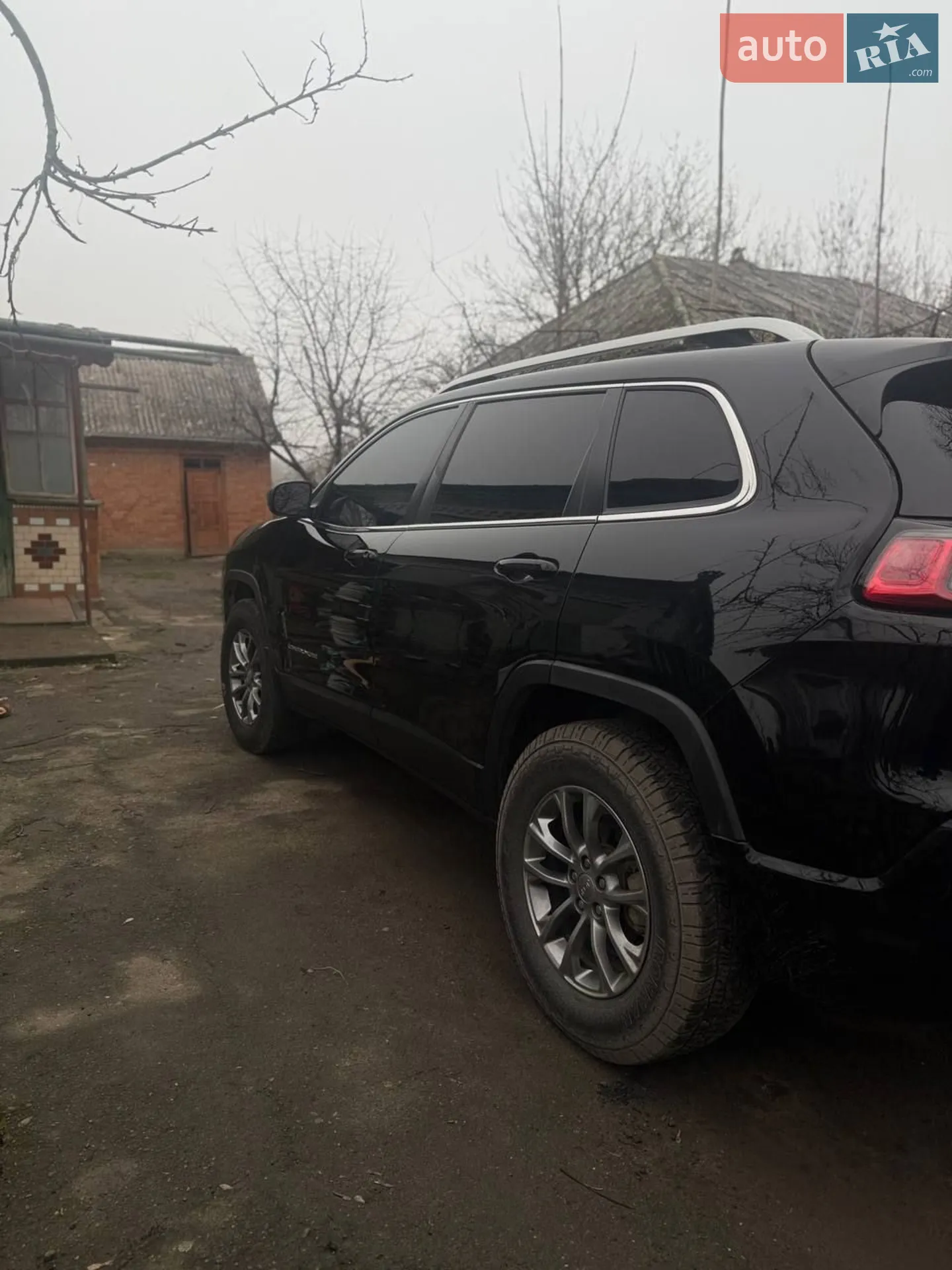 2019 Jeep Cherokee - мініатюра 2