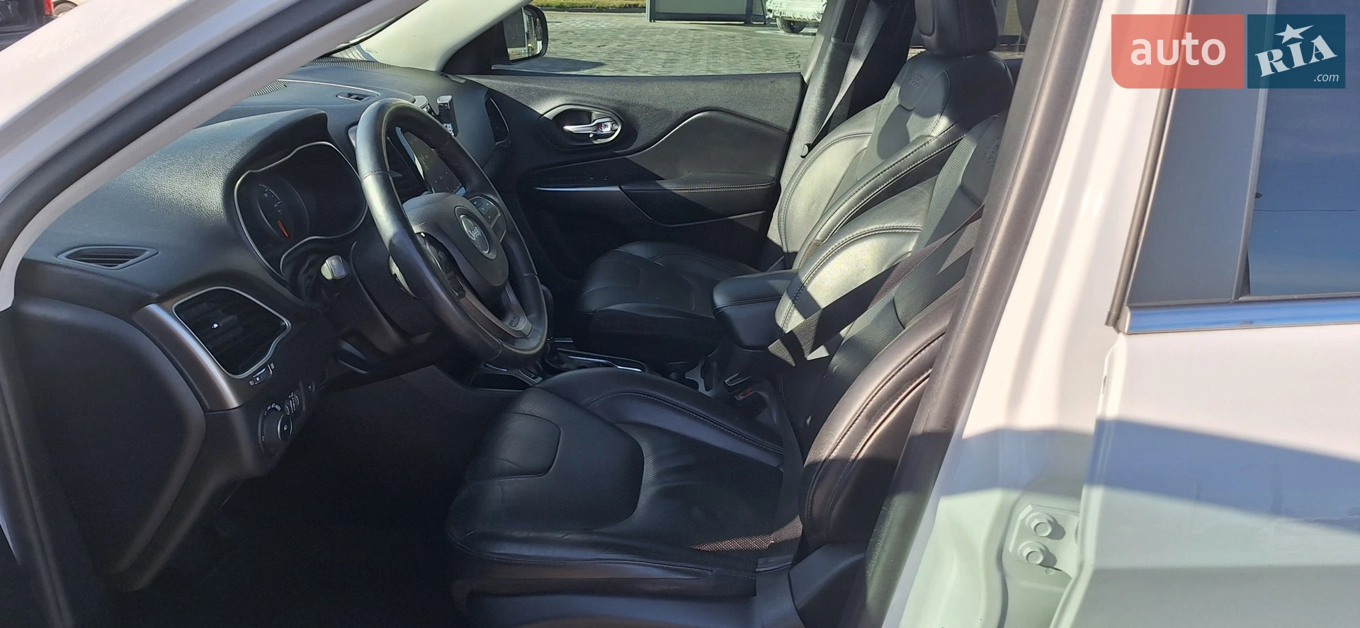 Jeep Cherokee 2019 VIN 1C4PJLDX8LD530394 фото оголошення 7 з 9
