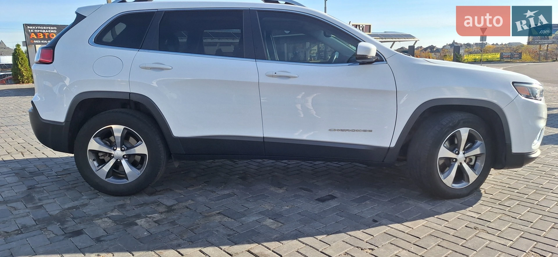 Jeep Cherokee 2019 VIN 1C4PJLDX8LD530394 фото оголошення 8 з 9