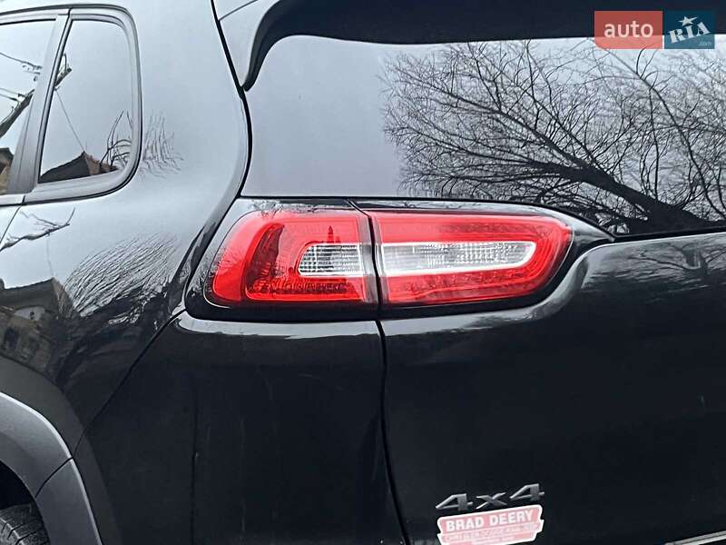 Позашляховик / Кросовер Jeep Cherokee 2015 в Києві