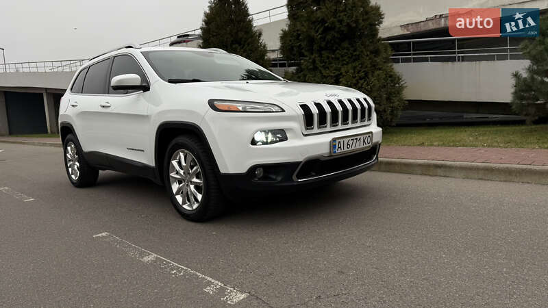 Позашляховик / Кросовер Jeep Cherokee 2015 в Києві