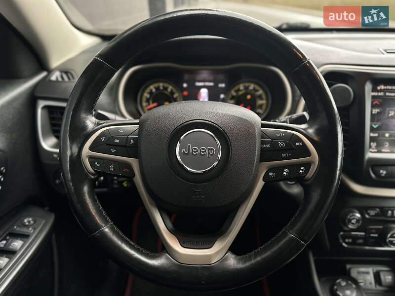 Позашляховик / Кросовер Jeep Cherokee 2014 в Києві