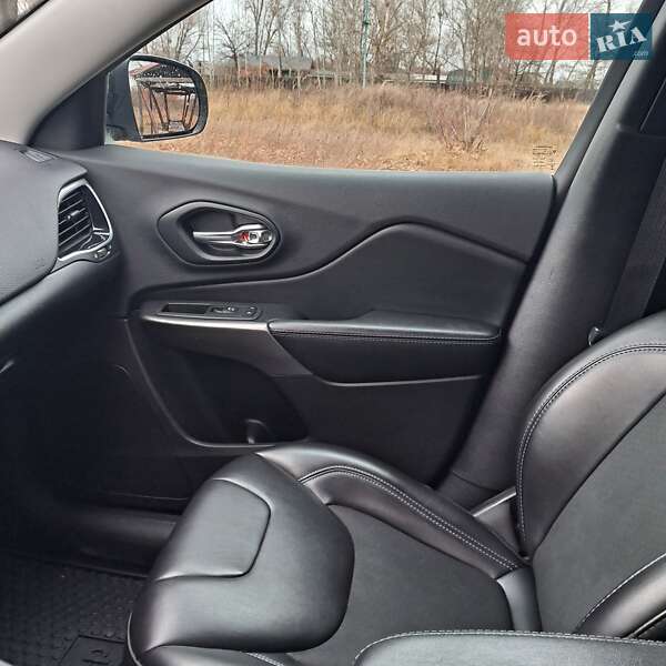 Позашляховик / Кросовер Jeep Cherokee 2019 в Тернополі