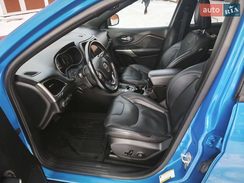 Внедорожник / Кроссовер Jeep Cherokee 2020 в Ромнах