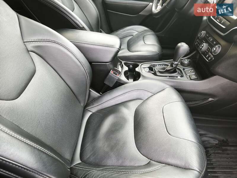 Внедорожник / Кроссовер Jeep Cherokee 2020 в Ромнах