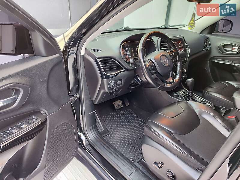 Позашляховик / Кросовер Jeep Cherokee 2020 в Дубні