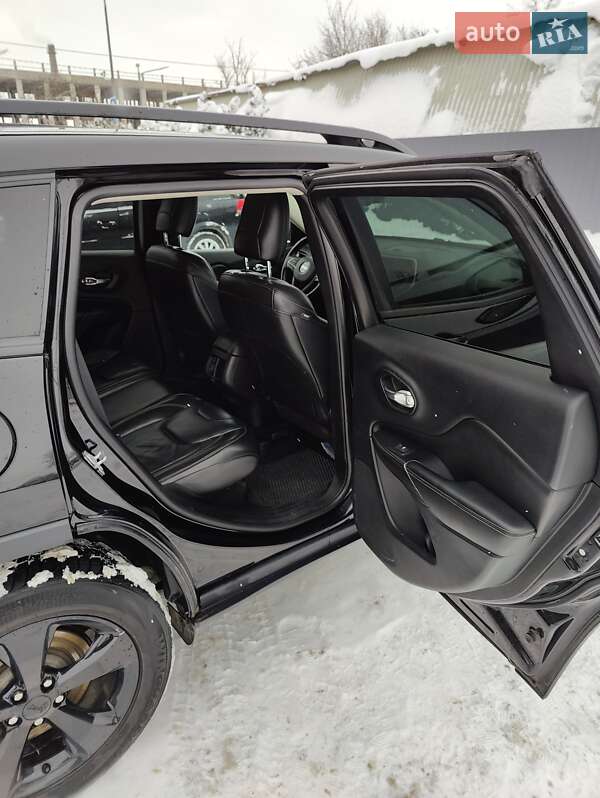 Внедорожник / Кроссовер Jeep Cherokee 2016 в Тернополе