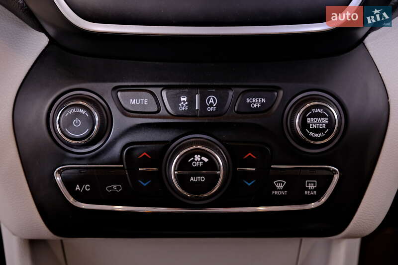 Внедорожник / Кроссовер Jeep Cherokee 2022 в Одессе