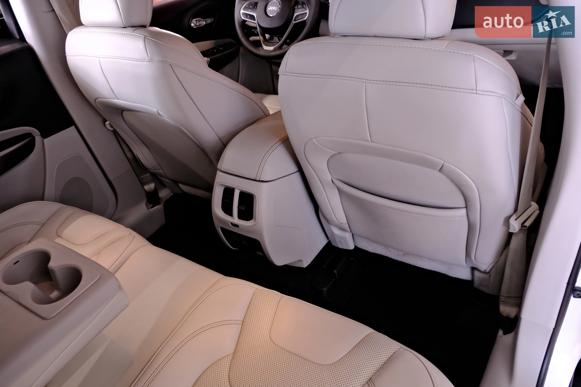 2022 Jeep Cherokee - мініатюра 42