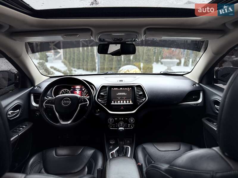 Внедорожник / Кроссовер Jeep Cherokee 2015 в Стрые