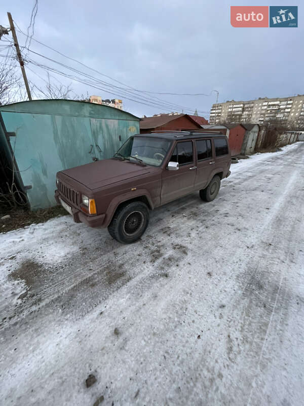 Внедорожник / Кроссовер Jeep Cherokee 1989 в Ивано-Франковске