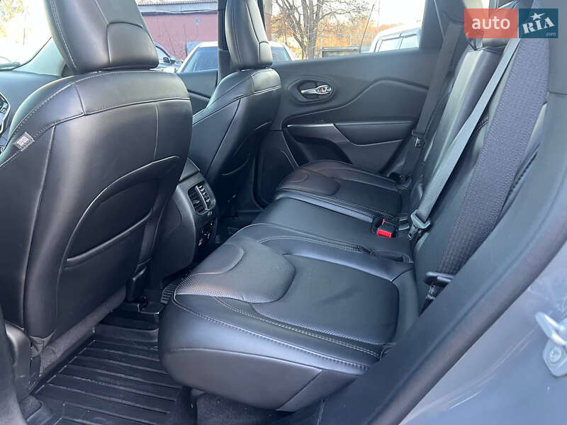 Позашляховик / Кросовер Jeep Cherokee 2020 в Полтаві