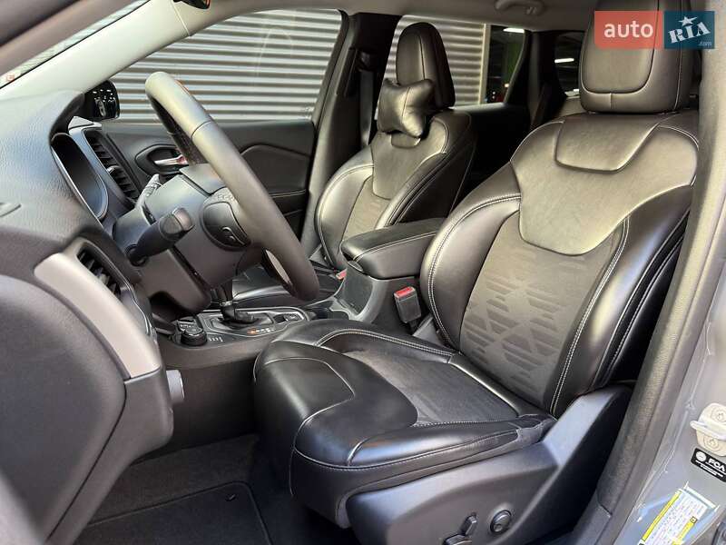 Позашляховик / Кросовер Jeep Cherokee 2022 в Києві