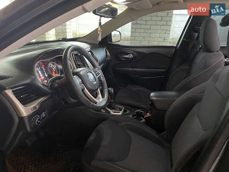Внедорожник / Кроссовер Jeep Cherokee 2016 в Харькове фото 9 Внедорожник / Кроссовер Jeep Cherokee 2016 в Харькове