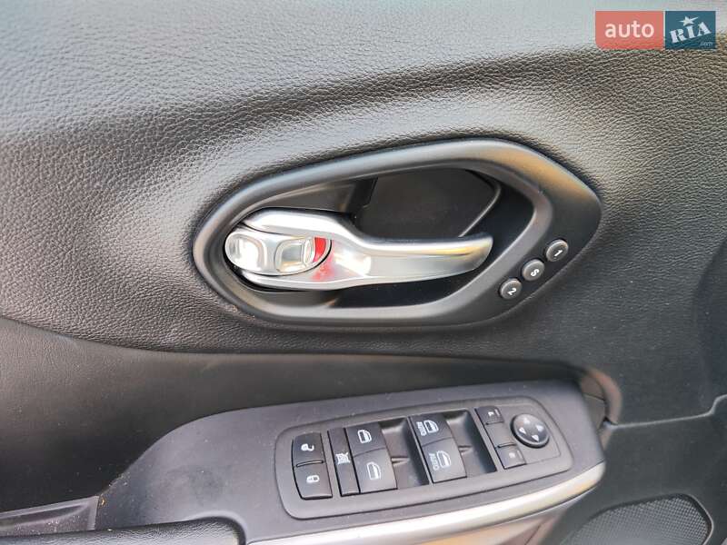 Позашляховик / Кросовер Jeep Cherokee 2022 в Києві