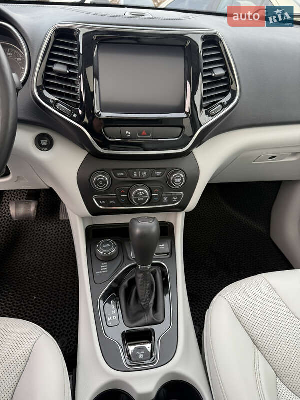 Внедорожник / Кроссовер Jeep Cherokee 2018 в Днепре фото 13 Внедорожник / Кроссовер Jeep Cherokee 2018 в Днепре