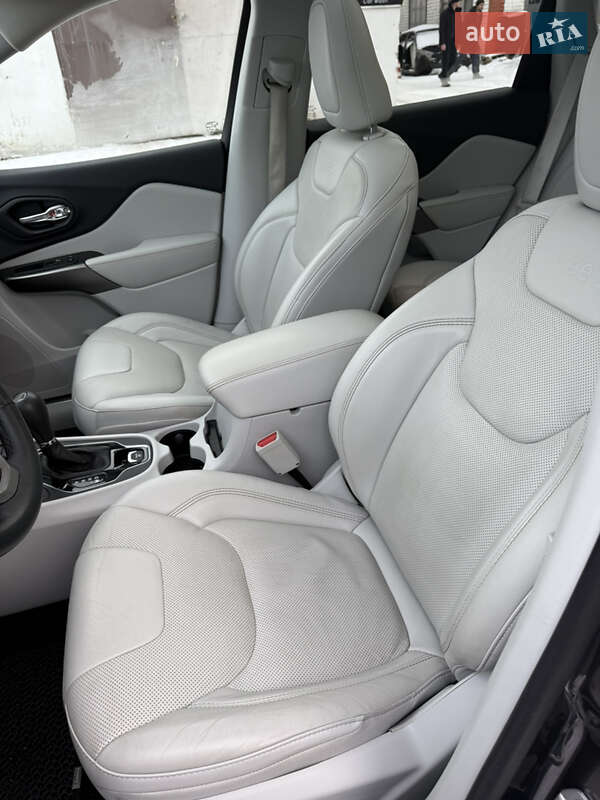 Внедорожник / Кроссовер Jeep Cherokee 2018 в Днепре фото 18 Внедорожник / Кроссовер Jeep Cherokee 2018 в Днепре