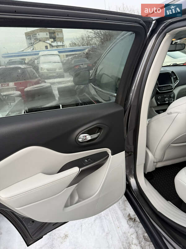 Внедорожник / Кроссовер Jeep Cherokee 2018 в Днепре фото 22 Внедорожник / Кроссовер Jeep Cherokee 2018 в Днепре