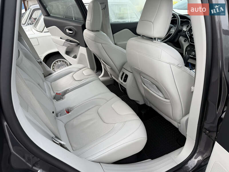 Внедорожник / Кроссовер Jeep Cherokee 2018 в Днепре фото 27 Внедорожник / Кроссовер Jeep Cherokee 2018 в Днепре