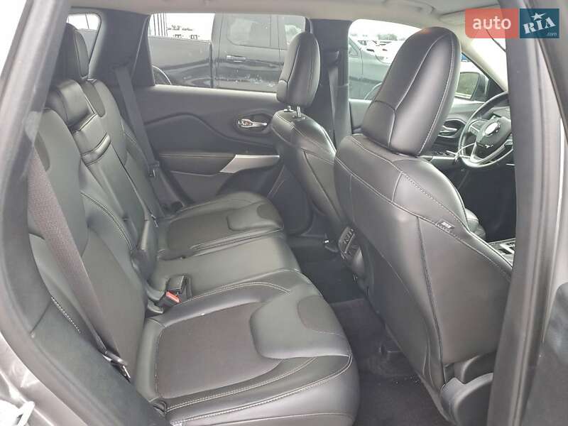 Внедорожник / Кроссовер Jeep Cherokee 2018 в Хмельницком