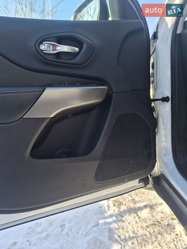 Внедорожник / Кроссовер Jeep Cherokee 2019 в Богуславе