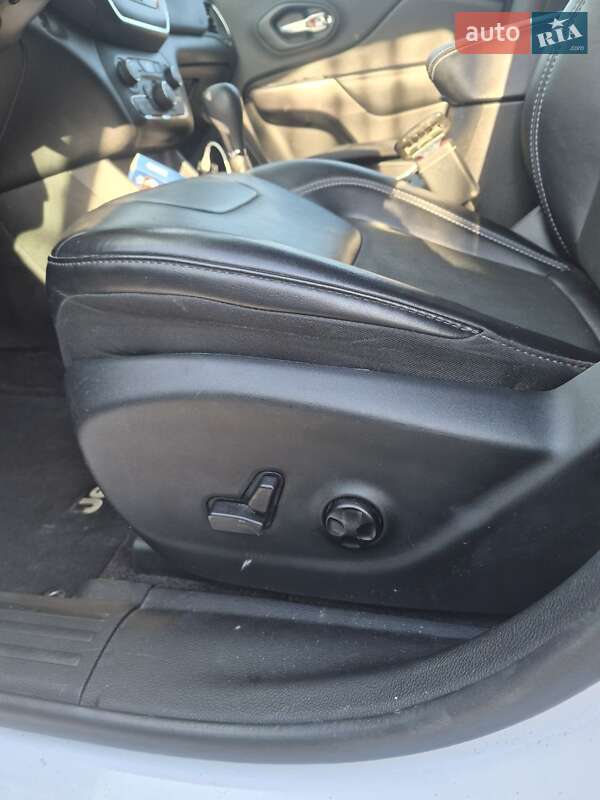 Внедорожник / Кроссовер Jeep Cherokee 2019 в Богуславе